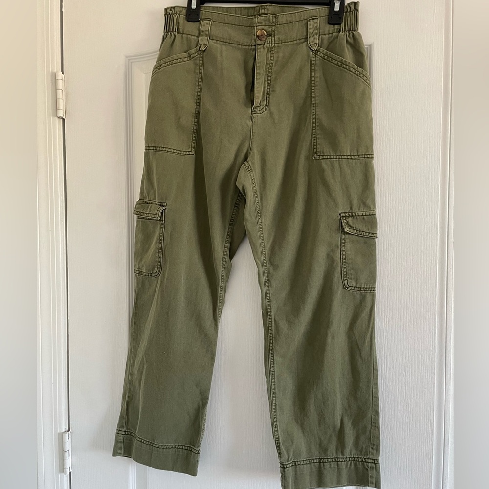 Old Navy Cargo Pants - Size Small